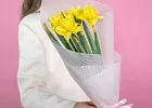 Купить Букет из 5 нарциссов в  с бесплатной доставкой: цена, фото, описание