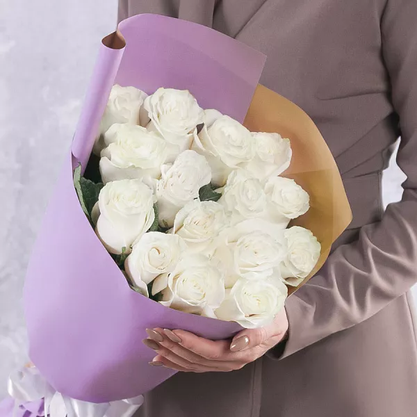 Купить Букет из 15 белых роз 60-70 см (Эквадор) в  с бесплатной доставкой: цена, фото, описание