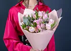 Купить Букет из розовых тюльпанов и альстромерий в  с бесплатной доставкой: цена, фото, описание