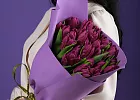 Купить Букет 25 фиолетовых тюльпанов в Санкт-Петербурге с бесплатной доставкой: цена, фото, описание