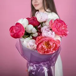 Купить Букет из 15 пионов микс (Премиум) в  с бесплатной доставкой: цена, фото, описание