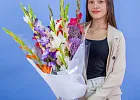 Купить Букет из 11 гладиолусов микс с экзотикой в  с бесплатной доставкой: цена, фото, описание