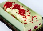 Купить Торт Муссовый «Фисташка-малина». Золотой состав в  с бесплатной доставкой: цена, фото, описание