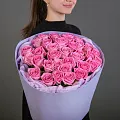 Букет из 35 розовых роз 60 см (Россия) в упаковке