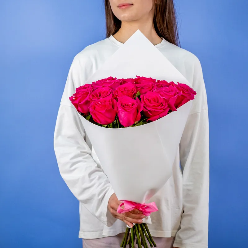 Букет из 17 розовых роз 50 см (Эквадор)