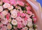Купить Букет «25 кустовых роз микс» (Кения) в  с бесплатной доставкой: цена, фото, описание