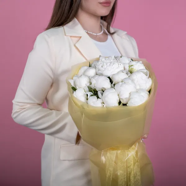 Купить Букет из 15 белых пионов (Премиум) в  с бесплатной доставкой: цена, фото, описание