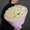 Букет из 51 белой розы 60 см (Россия) в упаковке
