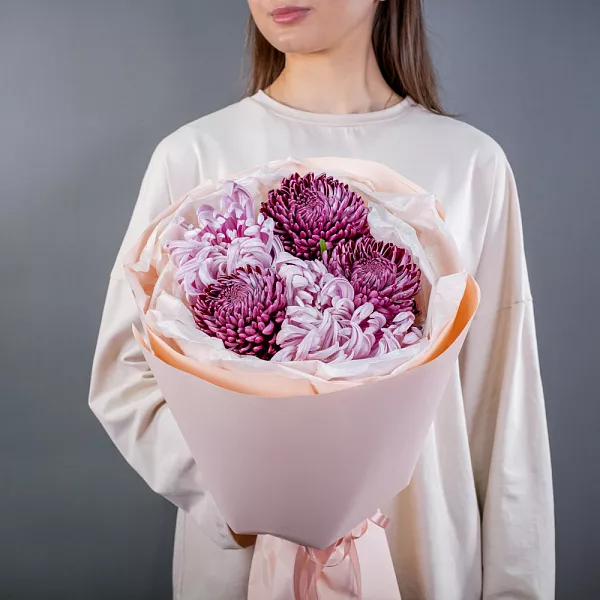 Купить Букет из 5 хризантем экстра в  с бесплатной доставкой: цена, фото, описание
