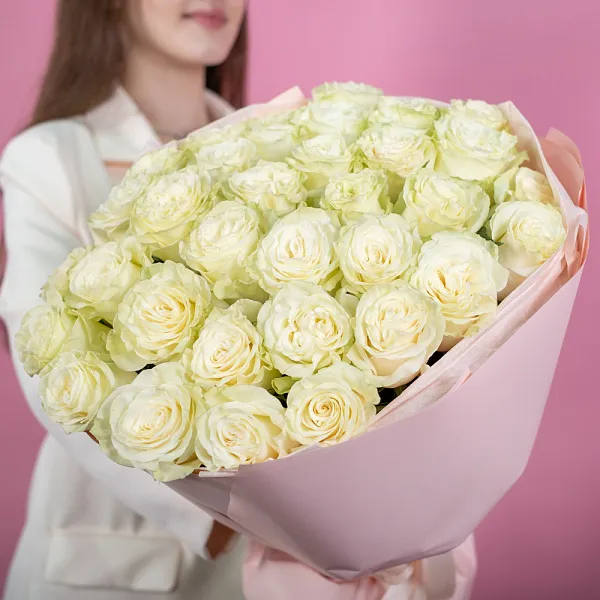 Купить Букет из 35 белых роз 50 см (Эквадор) в  с бесплатной доставкой: цена, фото, описание