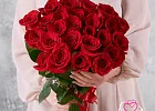 Купить Букет из 25 красных роз 40 см (Эквадор) в Санкт-Петербурге с бесплатной доставкой: цена, фото, описание