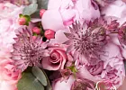 Купить Свадебный букет из пионов, роз и астранции в  с бесплатной доставкой: цена, фото, описание