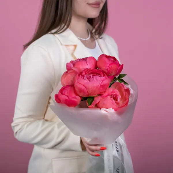 Купить Букет из 7 коралловых пионов (Премиум) в  с бесплатной доставкой: цена, фото, описание