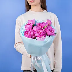 Купить Букет из 15 малиновых пионов (Премиум) в  с бесплатной доставкой: цена, фото, описание