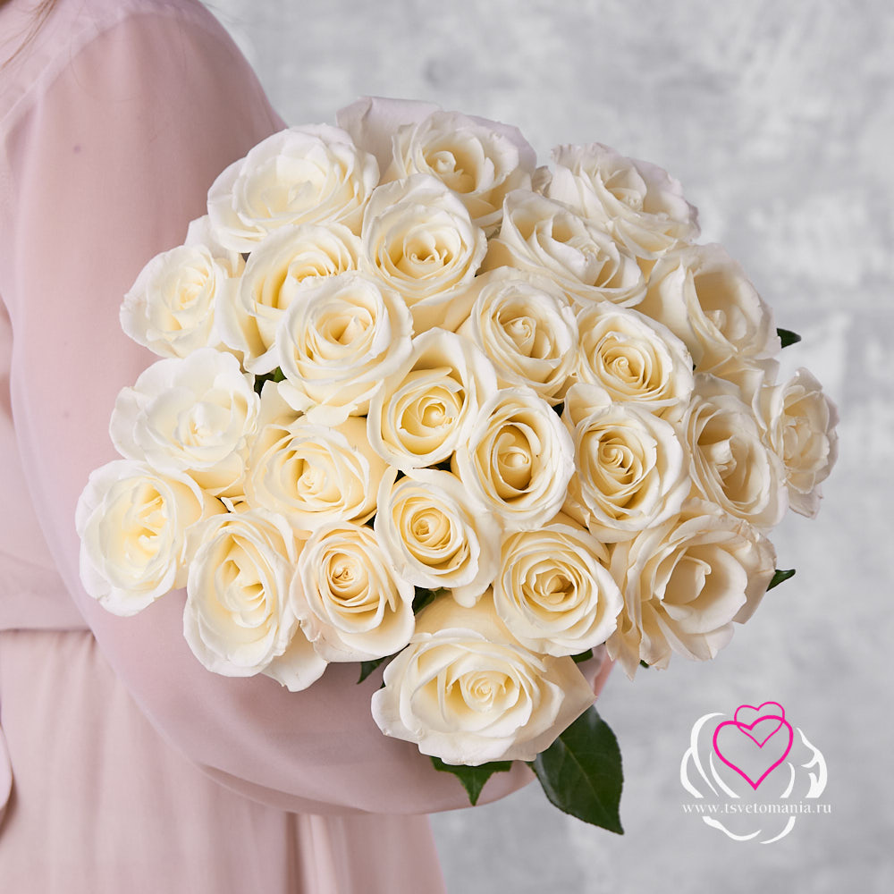 Букет из 25 белых роз 40 см (Эквадор) букет 51 белая и розовая роза premium эквадор
