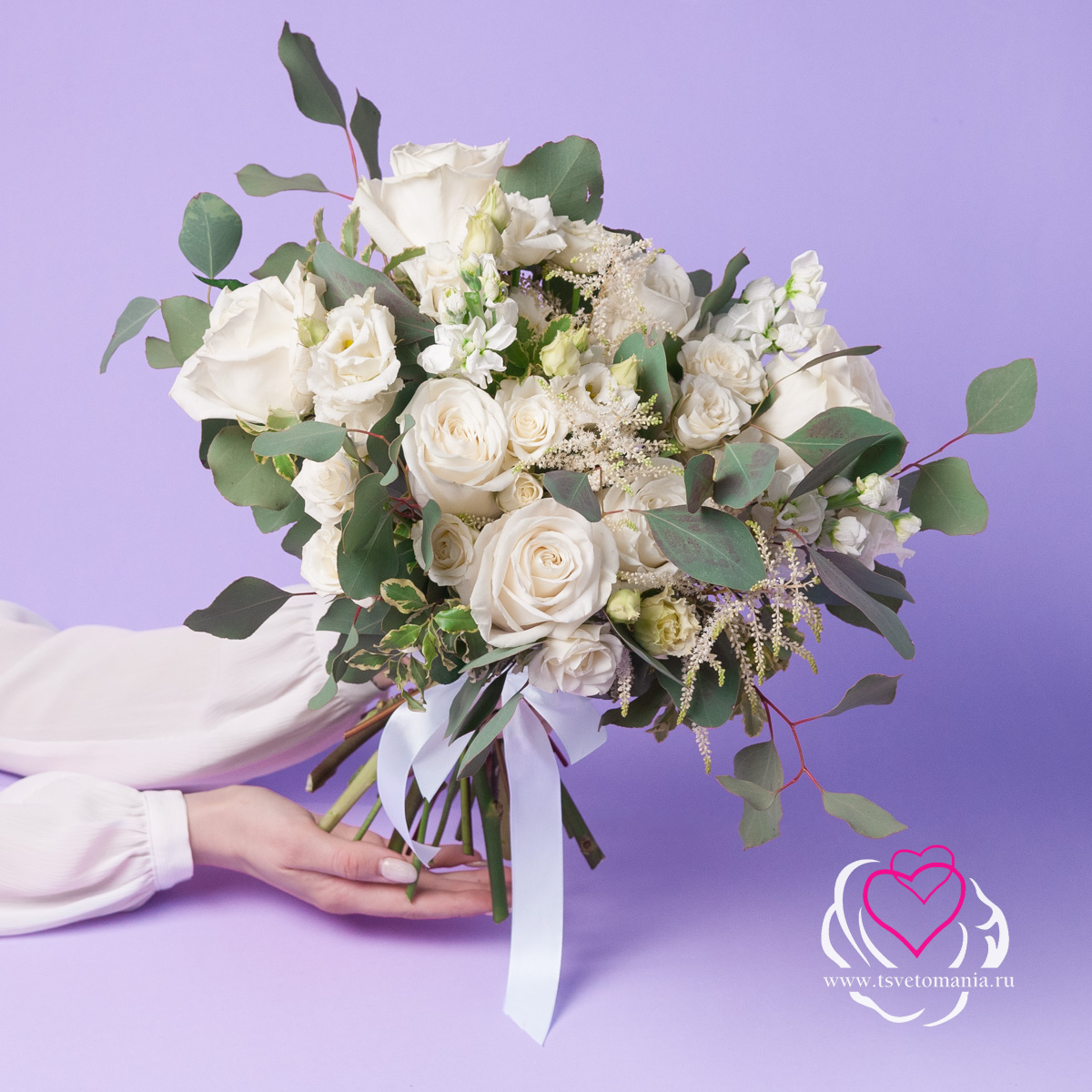 Белый свадебный букет из роз и астильбы набор астильбы цветочный этюд 3 шт