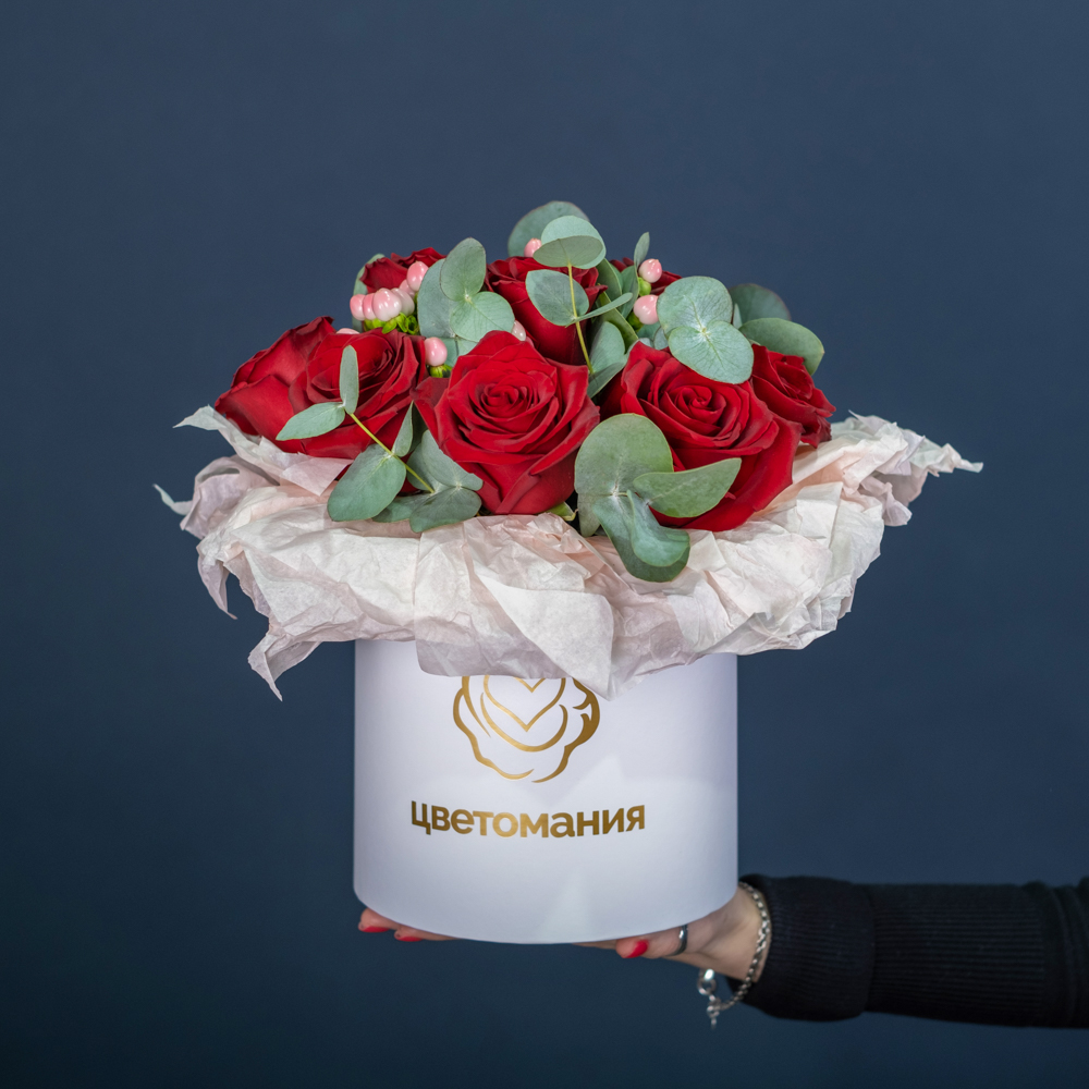 Букет красных роз в коробке