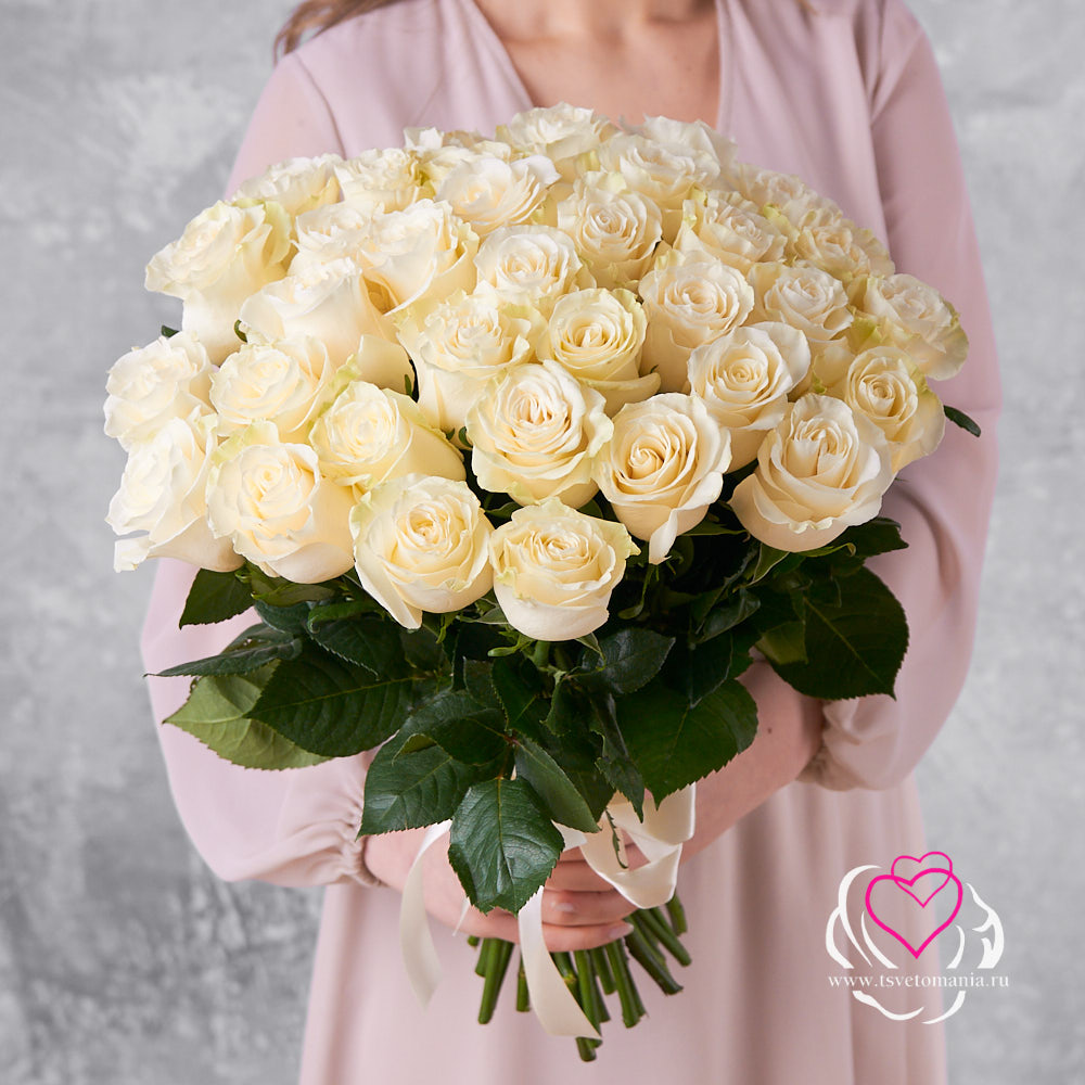Букет из 35 белых роз 50 см (Эквадор) белая роза эквадор 50 см