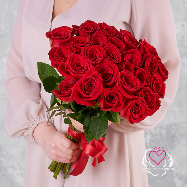 Купить Букет из 25 красных китайских роз 60 см под ленту в  с бесплатной доставкой: цена, фото, описание