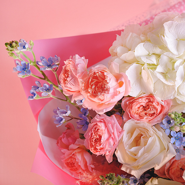 Купить Букет «Барби в облаках» (M) в  с бесплатной доставкой: цена, фото, описание