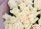 Купить Букет из 25 белых роз 50 см (Россия) в Санкт-Петербурге с бесплатной доставкой: цена, фото, описание