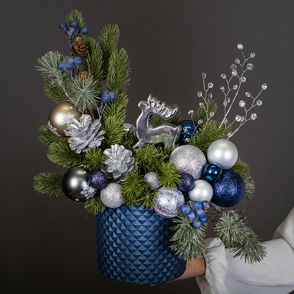 Купить Композиция из сухоцветов «Лесной олень» в  с бесплатной доставкой: цена, фото, описание