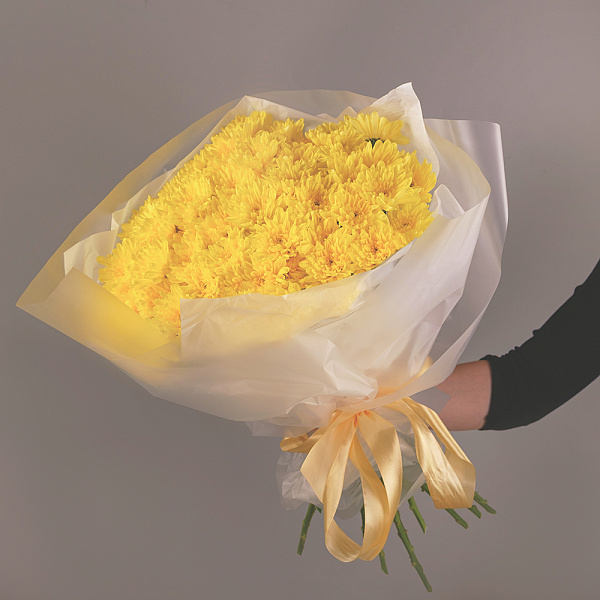Купить Букет из 15 желтых кустовых хризантем в  с бесплатной доставкой: цена, фото, описание