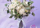 Купить Белый свадебный букет из роз и астильбы в Санкт-Петербурге с бесплатной доставкой: цена, фото, описание