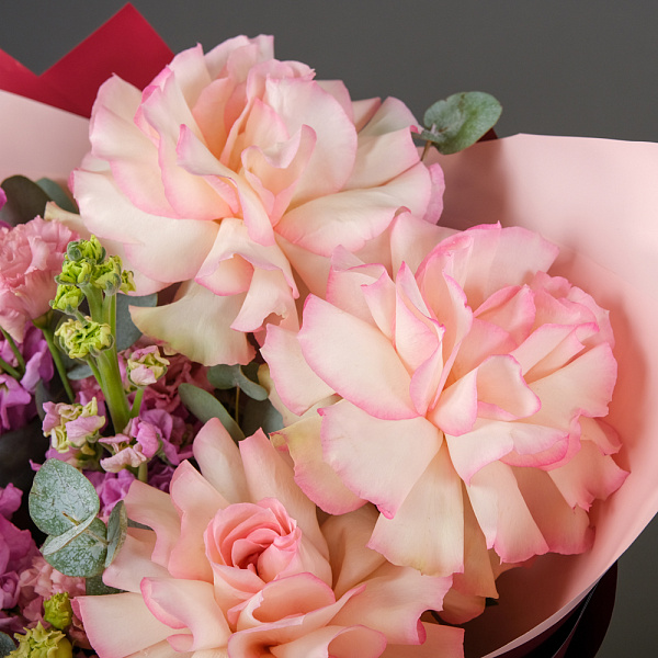 Купить Букет «Розовый сад» в  с бесплатной доставкой: цена, фото, описание