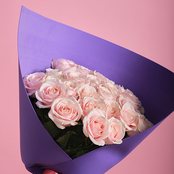 Купить Букет из 25 розовых роз 50 см (Россия) в  с бесплатной доставкой: цена, фото, описание