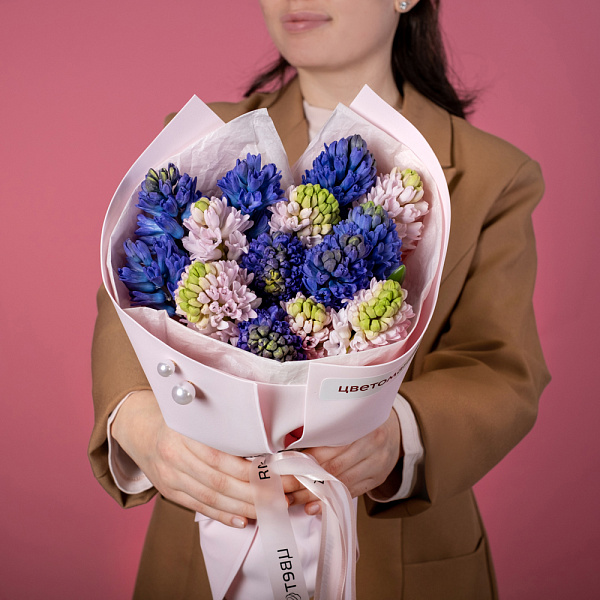 Купить Букет из 15 гиацинтов микс в  с бесплатной доставкой: цена, фото, описание