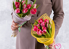 Купить Букет 9 розовых тюльпанов в сетке в Санкт-Петербурге с бесплатной доставкой: цена, фото, описание