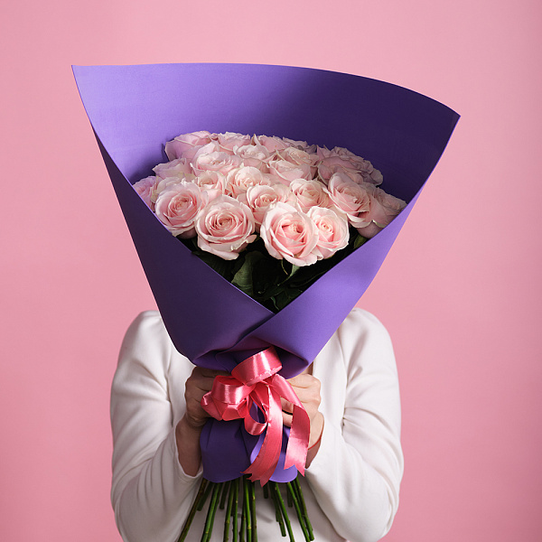 Купить Букет из 25 розовых роз 50 см (Россия) в  с бесплатной доставкой: цена, фото, описание
