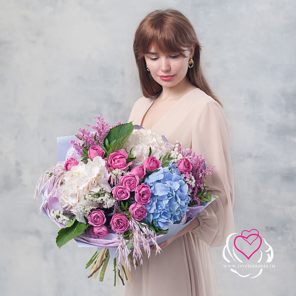 Купить Букет с гортензией «Шелковое кружево» в  с бесплатной доставкой: цена, фото, описание