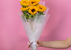 Купить Букет из 5 подсолнухов в  с бесплатной доставкой: цена, фото, описание