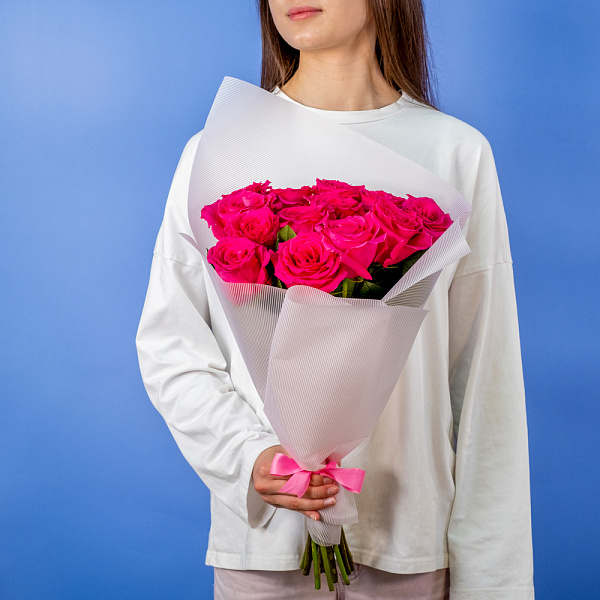 Купить Букет из 13 розовых роз 50 см (Эквадор) в  с бесплатной доставкой: цена, фото, описание