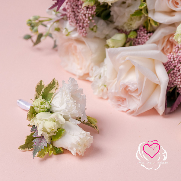 Купить Букет невесты из роз Вайт Охара и маттиолы в  с бесплатной доставкой: цена, фото, описание