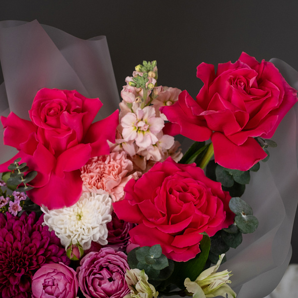 Купить Букет «Яркие чувства» в  с бесплатной доставкой: цена, фото, описание