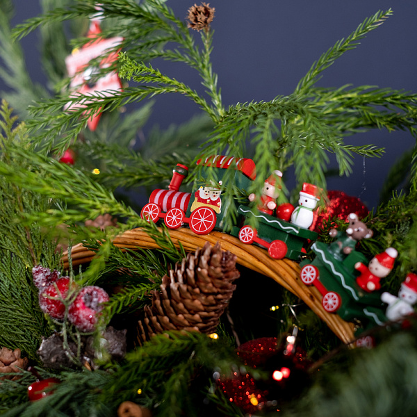 Купить Композиция «Новогоднее волшебство» в  с бесплатной доставкой: цена, фото, описание