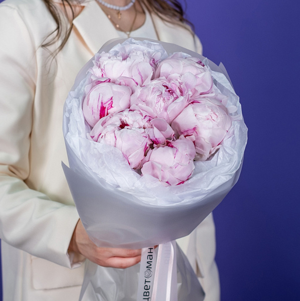 Купить Букет из 7 розовых пионов (Премиум) в  с бесплатной доставкой: цена, фото, описание