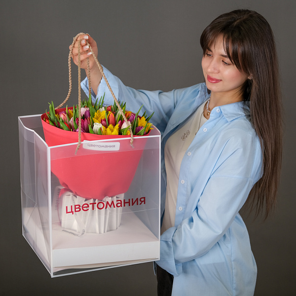 Купить Букет 51 тюльпан микс в упаковке в  с бесплатной доставкой: цена, фото, описание