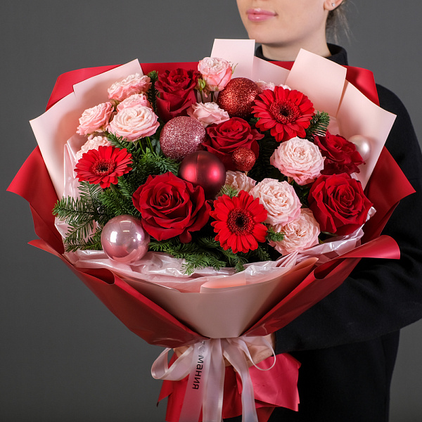 Купить Букет «Зимняя вишня» M в  с бесплатной доставкой: цена, фото, описание