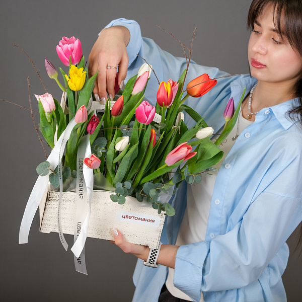 Купить Композиция в ящике «Весенняя свежесть» в  с бесплатной доставкой: цена, фото, описание