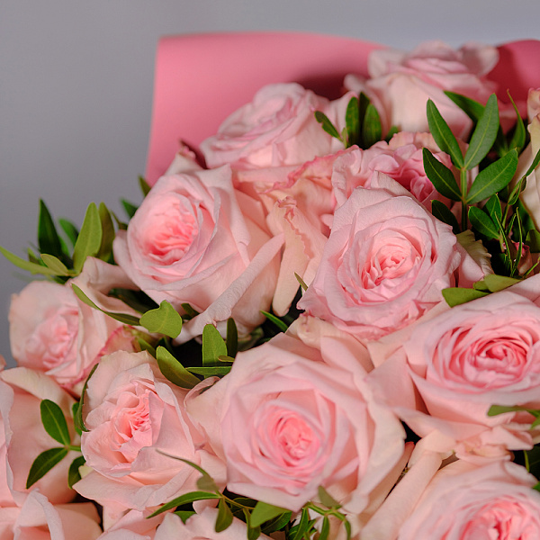 Купить Букет «25 пионовидных розовых роз» в  с бесплатной доставкой: цена, фото, описание