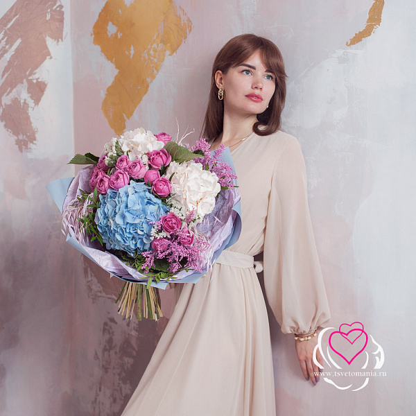 Купить Букет с гортензией «Шелковое кружево» в  с бесплатной доставкой: цена, фото, описание