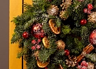 Купить Рождественский венок «Лондон» в  с бесплатной доставкой: цена, фото, описание