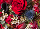 Купить Букет невесты из пионовидных роз Ред Пиано, калл и эрингиума в Санкт-Петербурге с бесплатной доставкой: цена, фото, описание