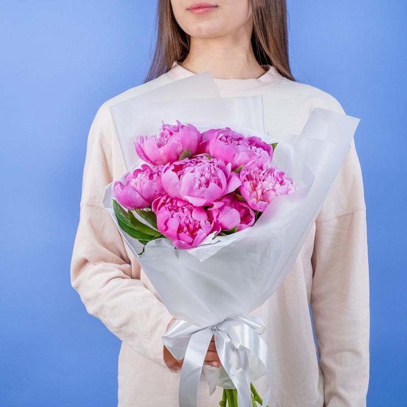 Букет из 9 малиновых пионов (Премиум)