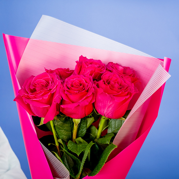 Купить Букет из 6 розовых роз 50 см (Эквадор) в  с бесплатной доставкой: цена, фото, описание
