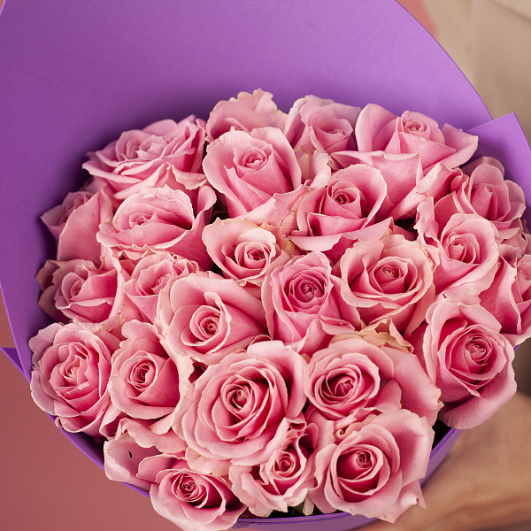Купить Букет из 25 розовых роз 70 см (Россия) в  с бесплатной доставкой: цена, фото, описание